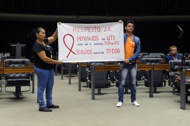 Sessão de homenagem ao Dia Mundial de Luta Contra a Aids