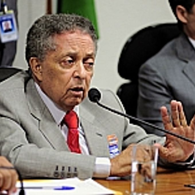 Walter Paulo de Oliveira Santiago (reitor do Centro de Ensino Regional Tocantins Araguaia-CETA)