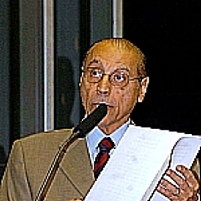 Júlio Campos