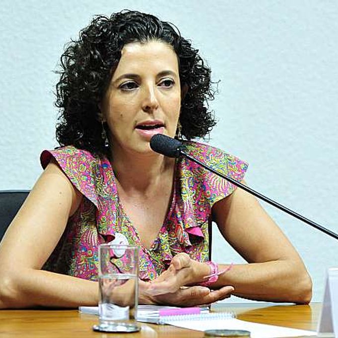 Secretaria da Mulher da Câmara e do Senado Federal - Quintas Femininas: “Câncer de mama e o atendimento público” - Carolina Fuschino