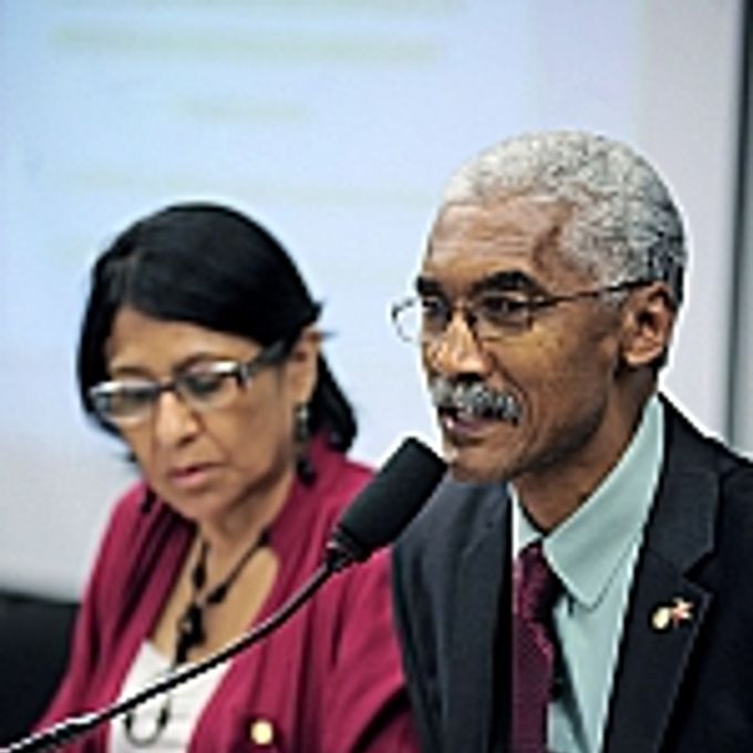 Dep. Janete Capiberibe (PSB-AP) e dep. Domingos Dutra (presidente da CDHM)