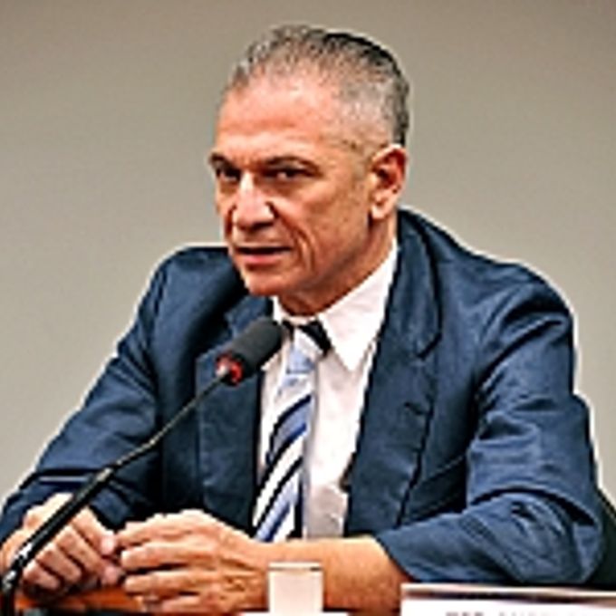 Dep. Angelo Vanhoni (PT-PR), relator