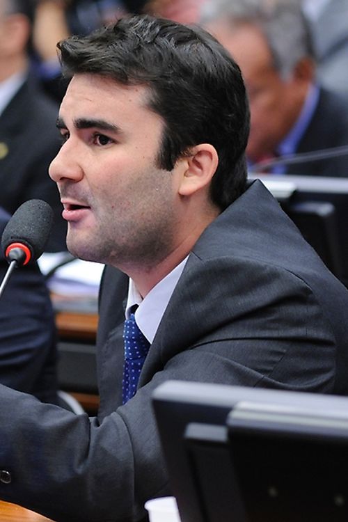 Reunião para votação do relatório final, apresentado pelo dep. José Rocha (PR-BA). Dep. Caio Nárcio (PSDB-MG)