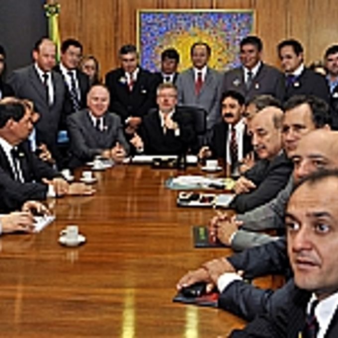 Presidente Marco Maia recebe prefeitos
