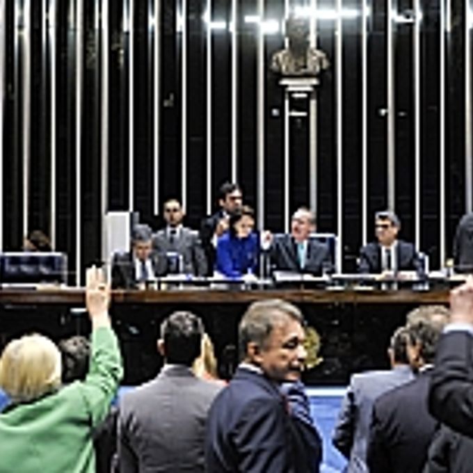 Sessão do Senado de votação da MP dos Portos (595/12)