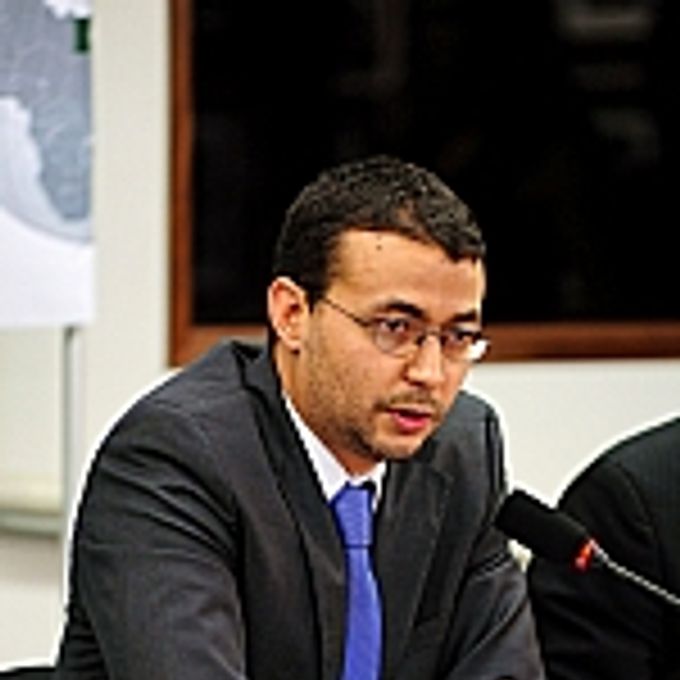 Samy Adghirni (correspondente da Folha de São Paulo em Teerã - Irã)