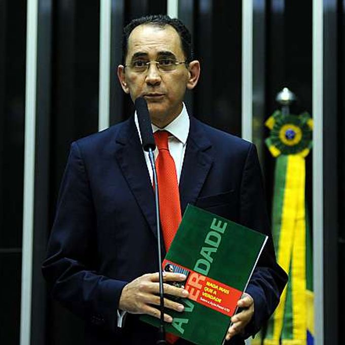 Dep. João Paulo Cunha (PT-SP) discursa durante Sessão Extraordinária