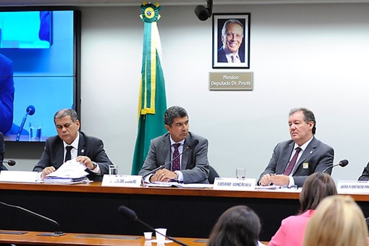 Audiência pública sobre os cortes orçamentários previstos para os Programas Farmácia Popular do Brasil e sua extensão, Aqui Tem Farmácia Popular, às Unidades de Pronto Atendimento (UPAS) e ao Serviço de Atendimento Móvel de Urgência (SAMU)