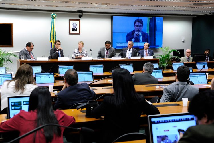 Audiência pública sobre uma mídia positiva ao turismo brasileiro no exterior