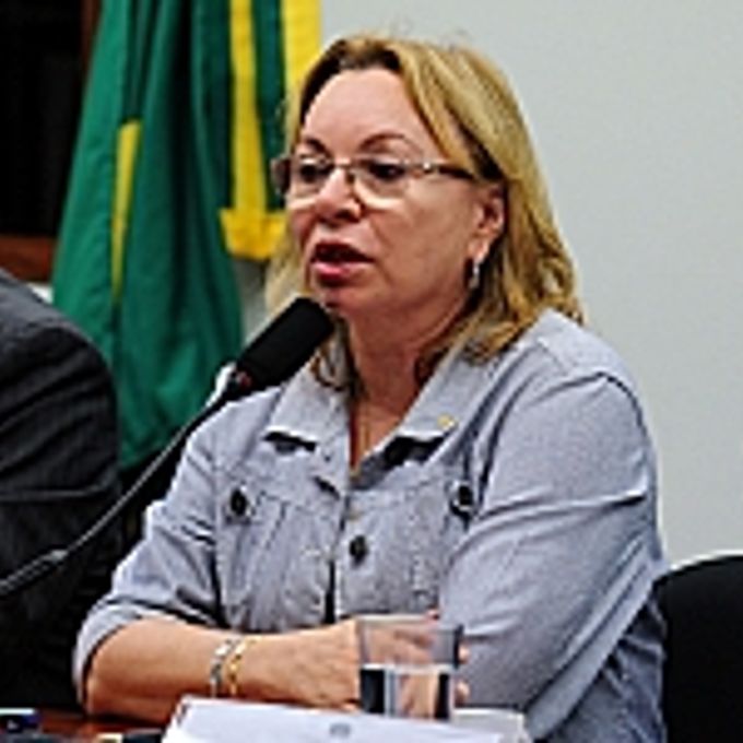 Audiência pública para debater sobre a intervenção da Agência Nacional de Saúde Suplementar (ANS) na Fundação de Seguridade Social (GEAP). Dep. Gorete Pereira (PR-CE)