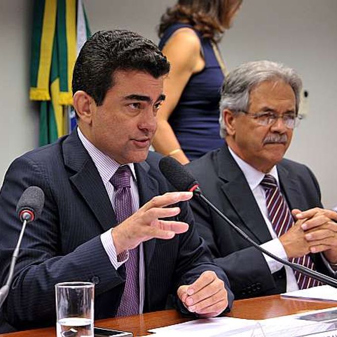 Reunião para discussão e votação do parecer do relator, dep. Nilmário Miranda (PT-MG). Dep. Marçal Filho (PMDB-MS)