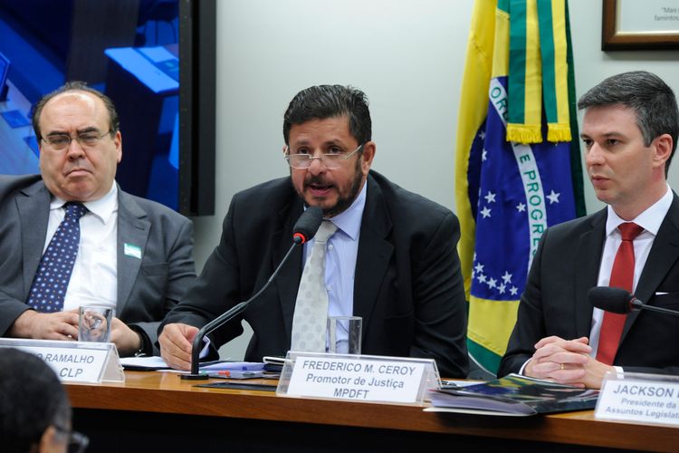 Audiência pública sobre a regulamentação do aplicativo UBER no Brasil. Dep. Fábio Ramalho (PV-MG)