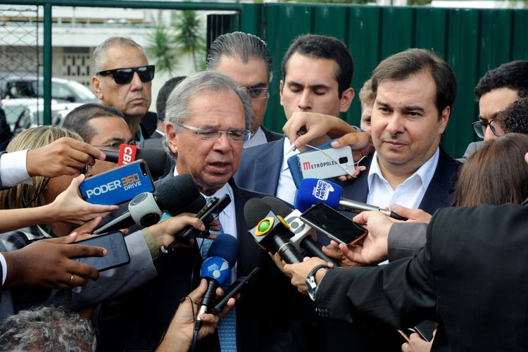 Ministro da Economia, Paulo Guedes concede entrevista