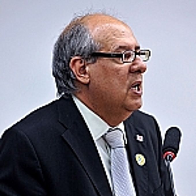 Sr. Odair Dias Gonçalves (presidente da Comissão Nacional de Energia Nuclear - CNEN - do Ministério da Ciência e Tecnologia)