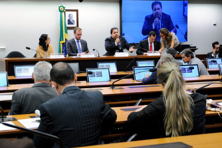 Audiência pública sobre a gestão da mobilidade nas regiões metropolitanas brasileiras - desafios e soluções possíveis