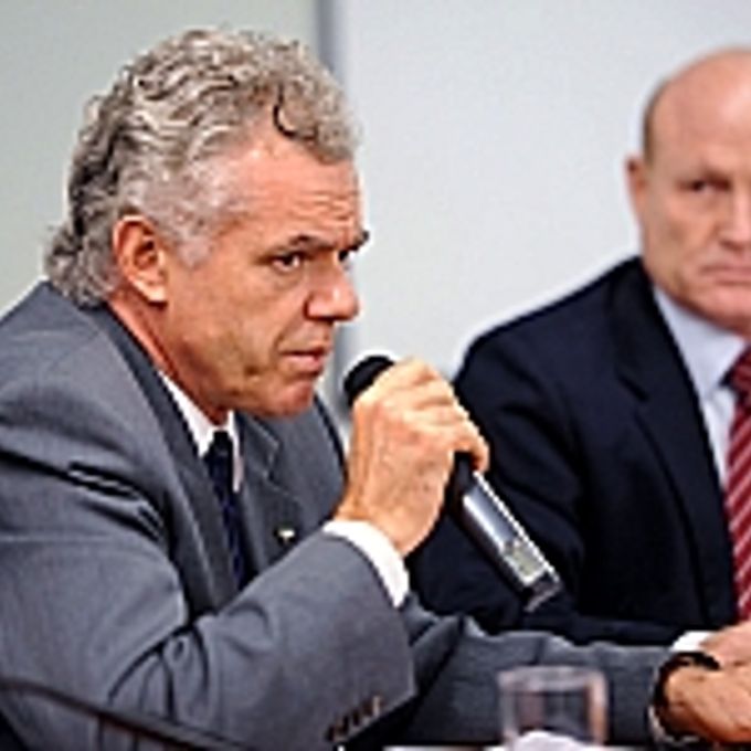 Ricardo Martini Moesch (representante do Ministério do Turismo), dep. Sebastião Rocha (presidente da CTASP)