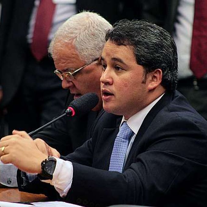 Discussão e votação do parecer do relator, dep. Claudio Puty (PT-PA). Dep. Efraim Filho (DEM-PB)