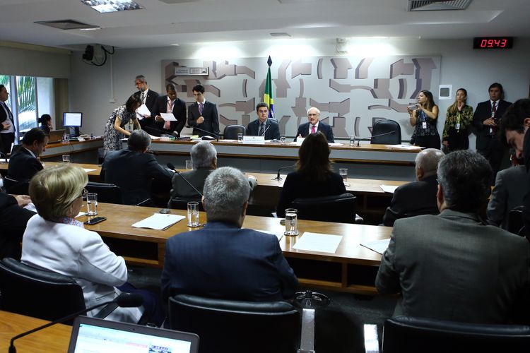 Comissão Mista sobre a MP 744/16, que institui os princípios e objetivos dos serviços de radiodifusão pública explorados pelo poder executivo ou outorgados a entidades de sua administração indireta e autoriza o poder executivo a Constituir a Empresa Brasil de Comunicação - EBC