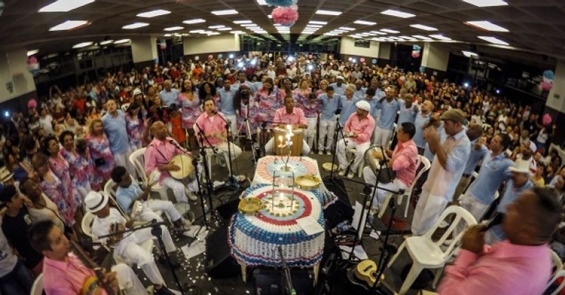 Livro revela bastidores do Samba da Vela, roda de samba paulistana que é reduto de novos compositores