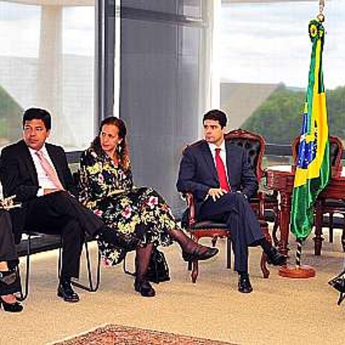 Presidente Henrique Eduardo Alves e parlamentares reunidos com o presidente do STF, Ricardo Lewandowski
