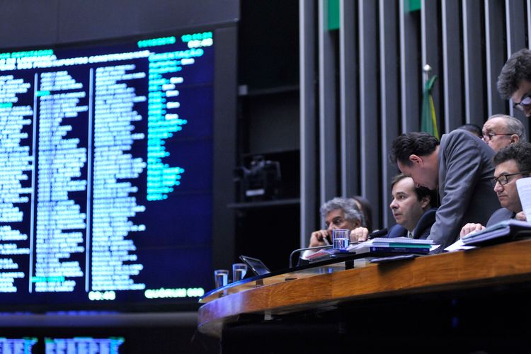 Sessão extraordinária para discussão e votação de diversos projetos. Presidente da Câmara, dep. Rodrigo Maia (DEM-RJ)