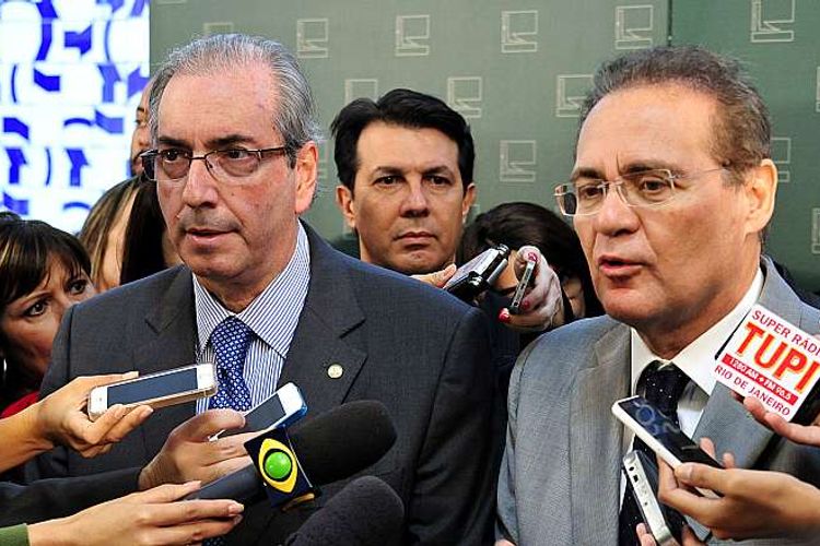 Presidentes da Câmara, Eduardo Cunha (PMDB-RJ) e do Senado, (ao microfone) Renan Calheiros (PMDB-AL) concedem entrevista