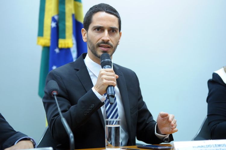 Audiência Pública. Advogado, Professor da Faculdade de Direito da UERJ, Ronaldo Lemos
