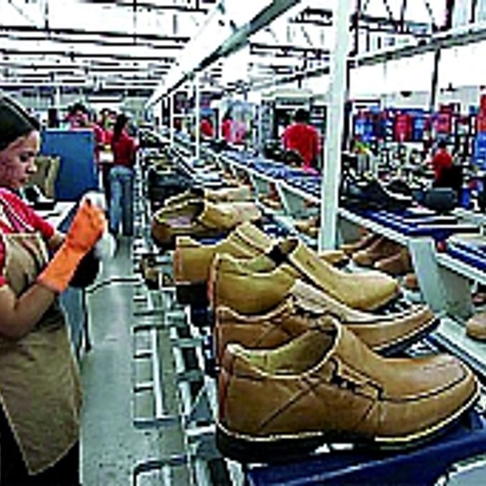 Economia - Indústria e comércio - Indústria de calçados