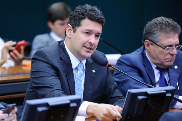 Comissão Especial para análise, estudo e formulação de proposições relacionadas à Reforma Política - Mesa Redonda. Dep. Betinho Gomes (PSDB-PE)