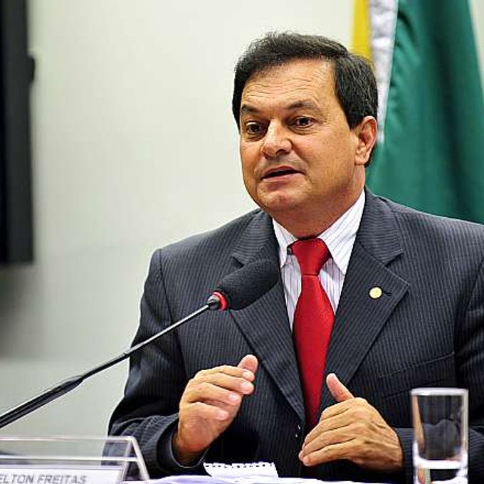 Reunião de instalação da comissão e eleição ordinária para composição da nova mesa. Presidente eleito, dep. Aelton Freitas (PR-MG)