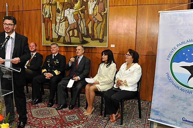 Lançamento da Frente Parlamentar Mista de Apoio ao Programa Antártico Brasileiro e apresentação da 