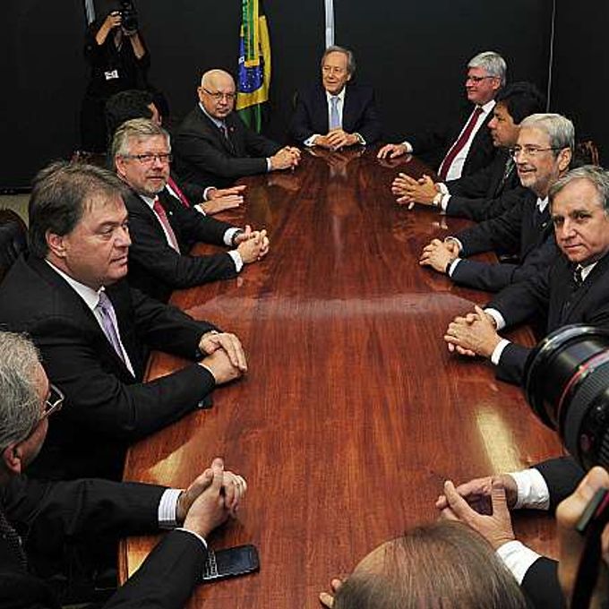 Membros da CPMI da Petrobras reunidos com o presidente do STF, Ricardo Lewandowski e Procurador-Geral da República, Rodrigo Janot