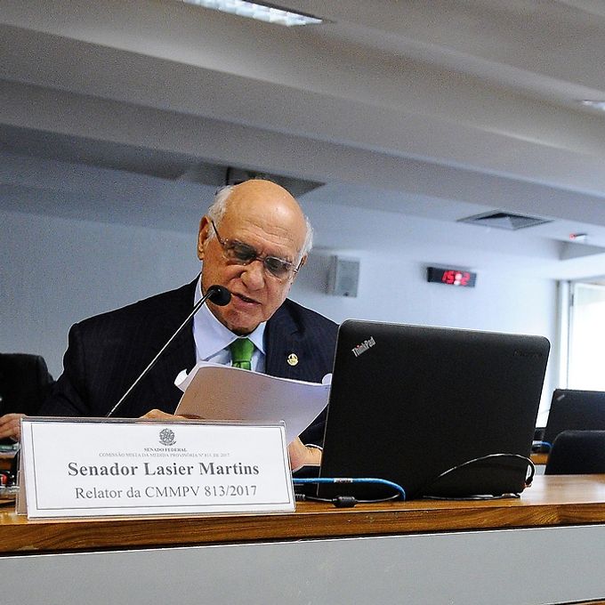 Senador Lasier Martins