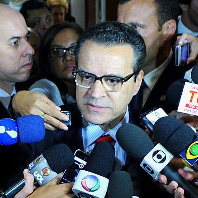 Presidente da Câmara, dep. Henrique Eduardo Alves (PMDB-RN) comenta a renúncia de José Genoíno