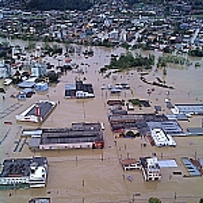 Cidades - Catástrofes - Enchente - Cidade de Rio do Sul (SC) atingida por enchentes em setembro 2011