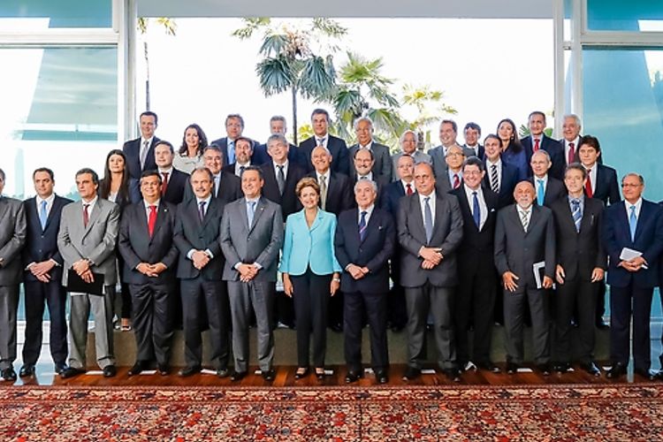 Política - geral - Dilma Rousseff e governadores no Palácio da Alvorada em 30 julho 2015