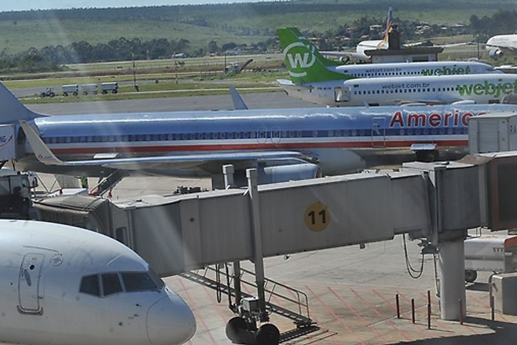 Transporte - Aviação - Avião - Aeroporto de Brasília