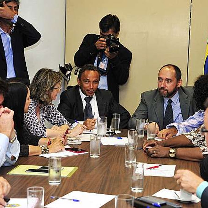 Advogado-Geral da União Ministro Luis Adams, reunido com a bancada do PT