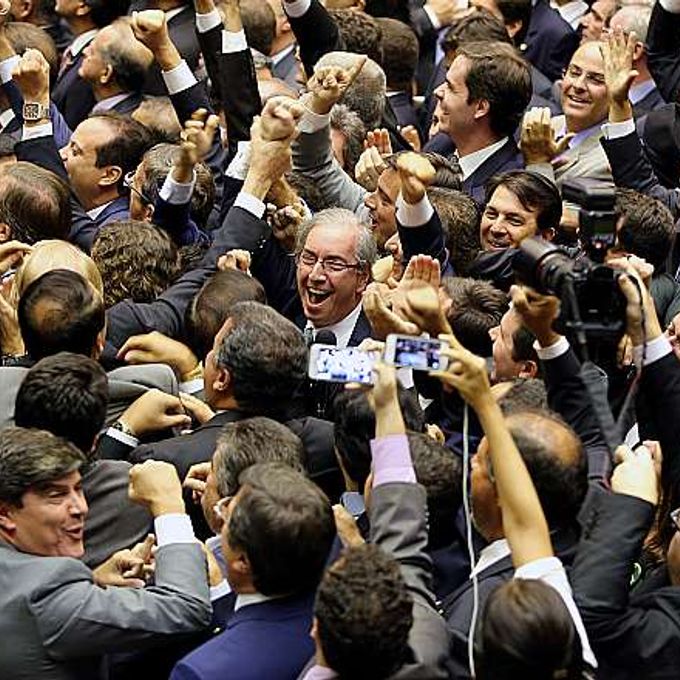 Deputado Eduardo Cunha (PMDB-RJ) comemora vitória como presidente eleito da Câmara dos Deputados