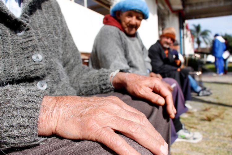 Direitos Humanos - idoso - terceira idade doenças saúde asilos solidão idosos velhice