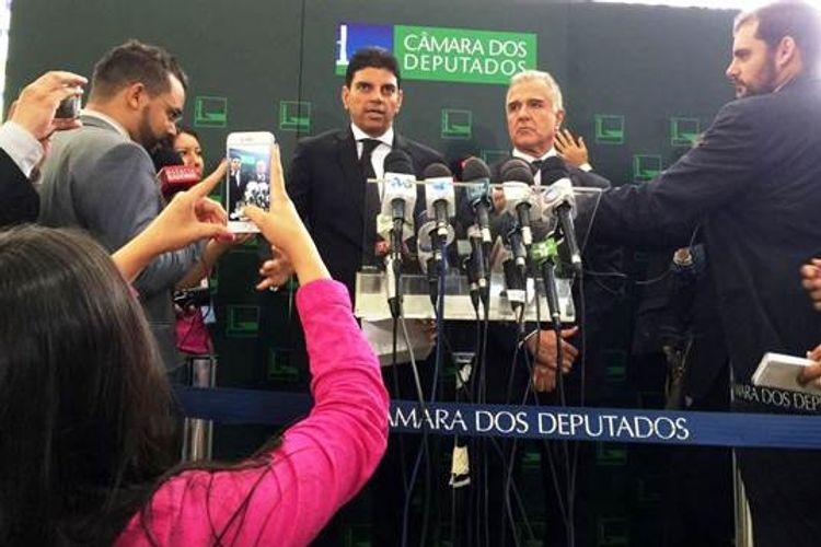 Política - geral - Cajado e Júlio Lopes entrevista