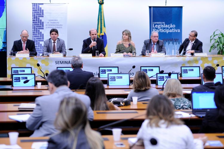 Seminário sobre a Gestão de Resíduos Sólidos no Brasil e os Desafios ao Cumprimento da Lei 12.305