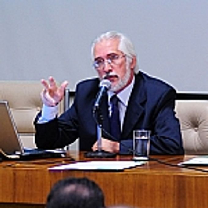 Sérgio Francisco Piola (médico-sanitarista e coordenador da área de saúde do IPEA)