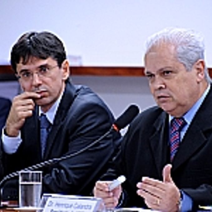 Cláudio Ari Mello (professor da PUC-RJ) e Henrique Calandra (presidente da AMB)