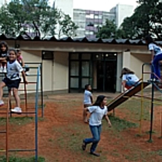 Educação - Pátio - Crianças escola