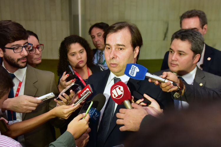 Presidente da Câmara dep. Rodrigo Maia (DEM-RJ), fala a imprensa sobre trabalhos da semana