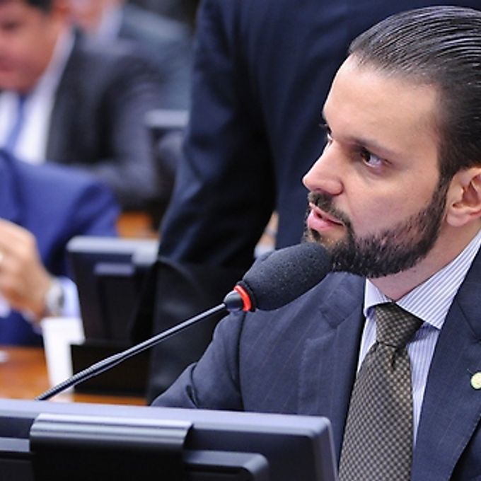 Reunião para votação do relatório final, apresentado pelo dep. José Rocha (PR-BA). Dep. Alexandre Baldy (PSDB-GO)