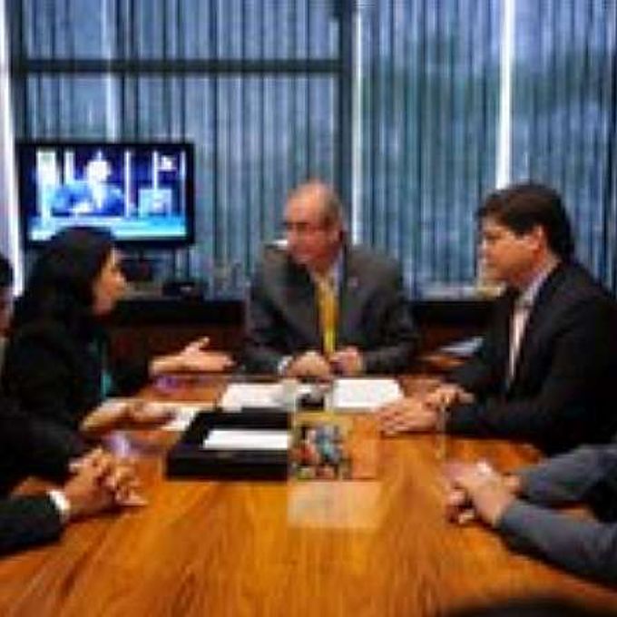 Presidente Eduardo Cunha recebe comissão de representantes da Frente Nacional de Prefeitos.