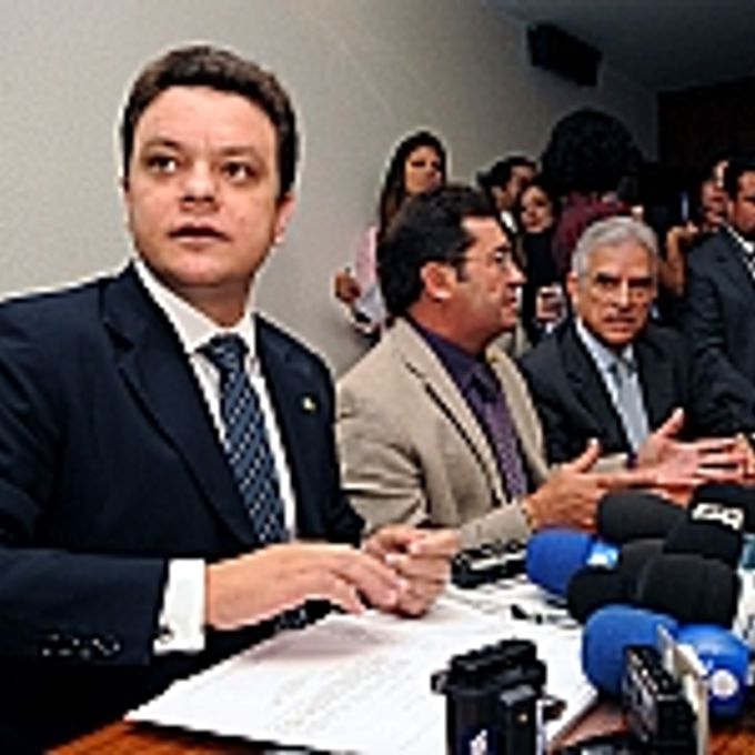 Dep. Odair Cunha (relator), sen. Vital do Rêgo e dep. Rubens Bueno (PPS/PR)