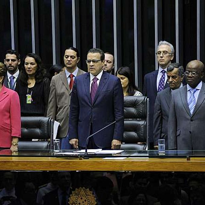 Homenagem aos 25 anos da promulgação da Constituição Federal de 1988. Mesa (E/D): Presidente da República, Dilma Rousseff; presidente da Câmara, dep. Henrique Eduardo Alves (PMDB-RN); presidente do Supremo Tribunal Federal (STF), ministro Joaquim Barbosa
